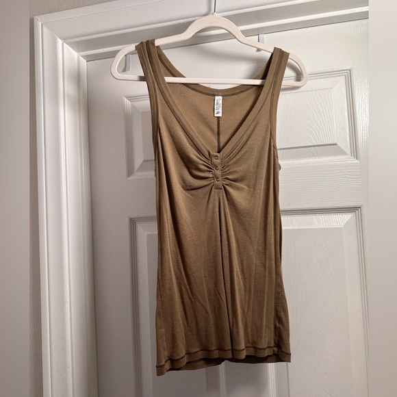 VS Tee Shop Henley Tank - Picture 4 of 4